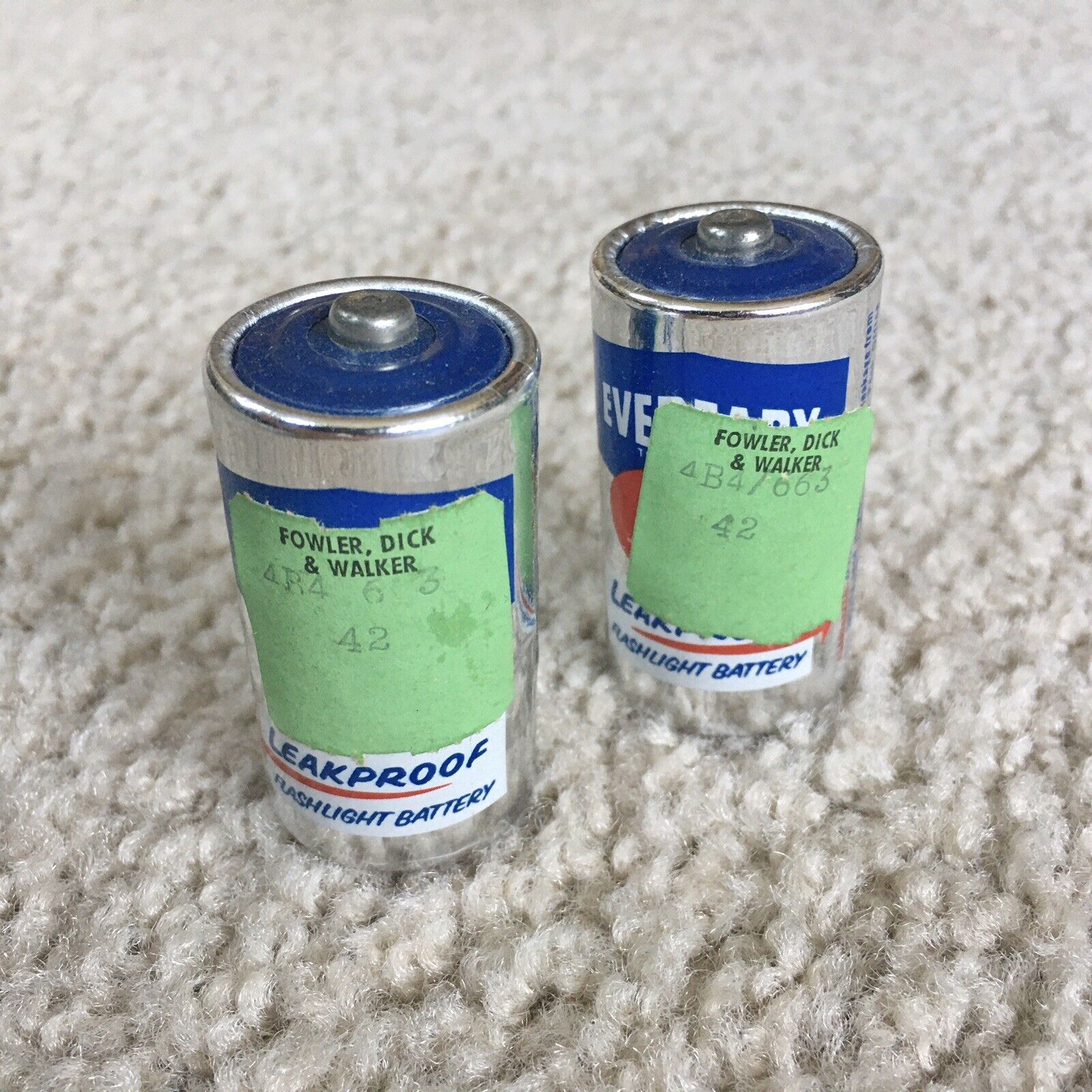 RARE PETE FOWLER E-MACHINE - DEUX TIME CAPSULES - Occasion