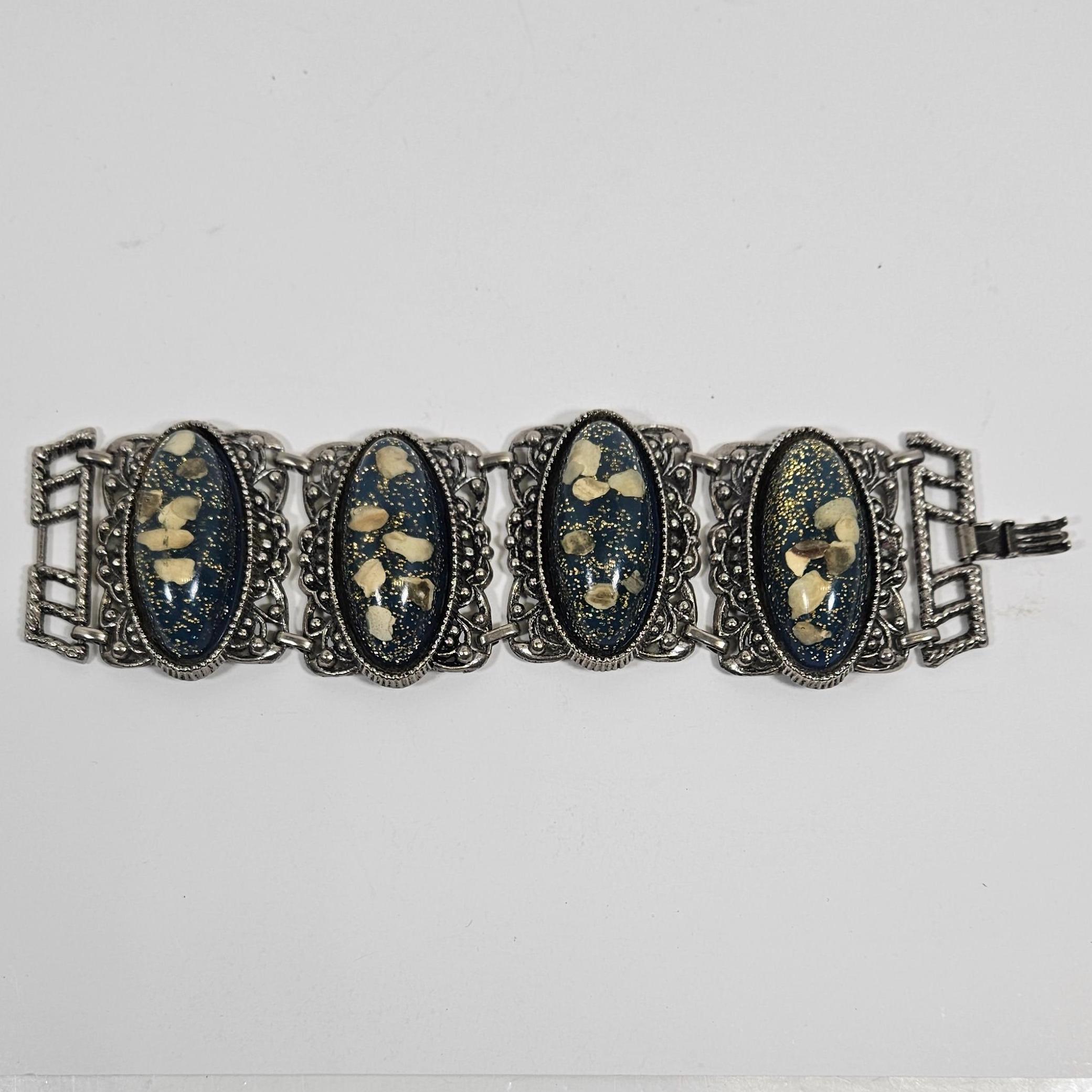 Collier Vintage Années 1950 En Lucite Blanc - Motifs Fruits Et Fleurs | Bijou Rétro Bj00224