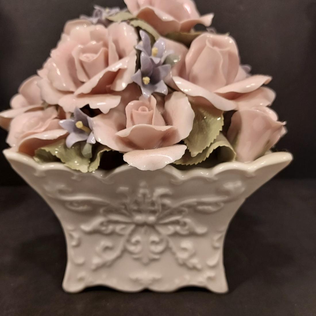 Pink Capodimonte Roses Music Box Anna Rose Collection