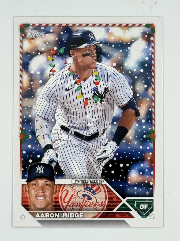 Aaron Judge 2023 Topps Holiday SP (Light Necklace) New York Yankees