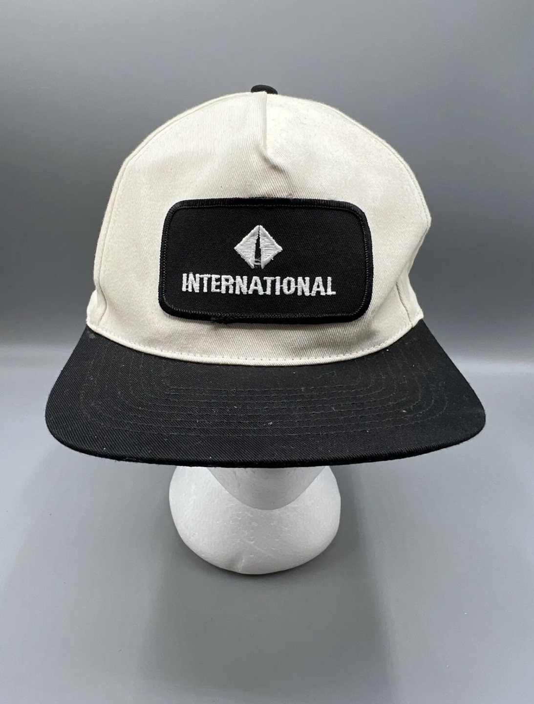 Vintage International Navistar Patch Black & White SnapBack Trucker Hat ...