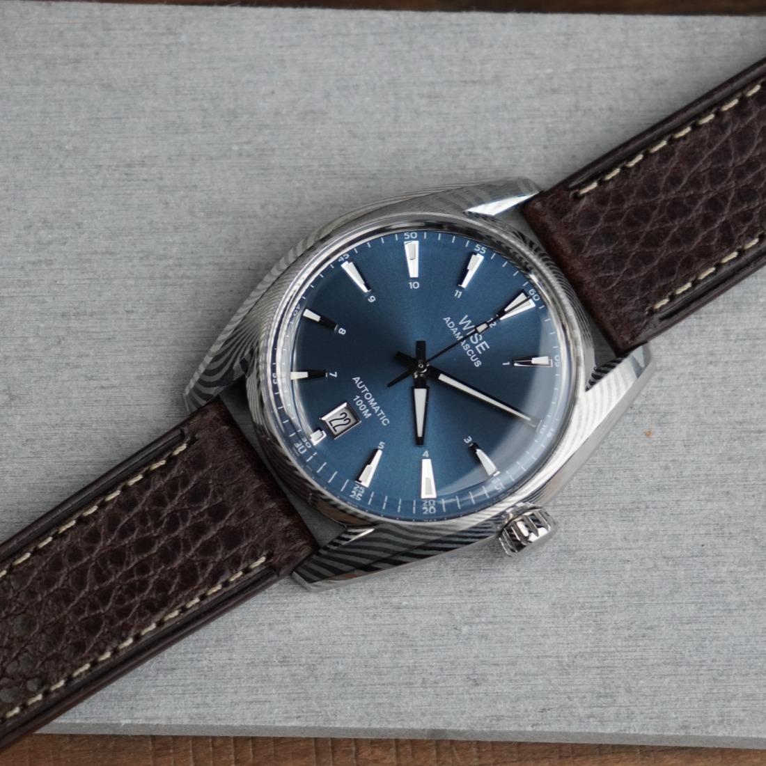 Montre Wise Adamascus AD7 En Acier Damassé - Occasion - Boîte Et Papiers Inclus