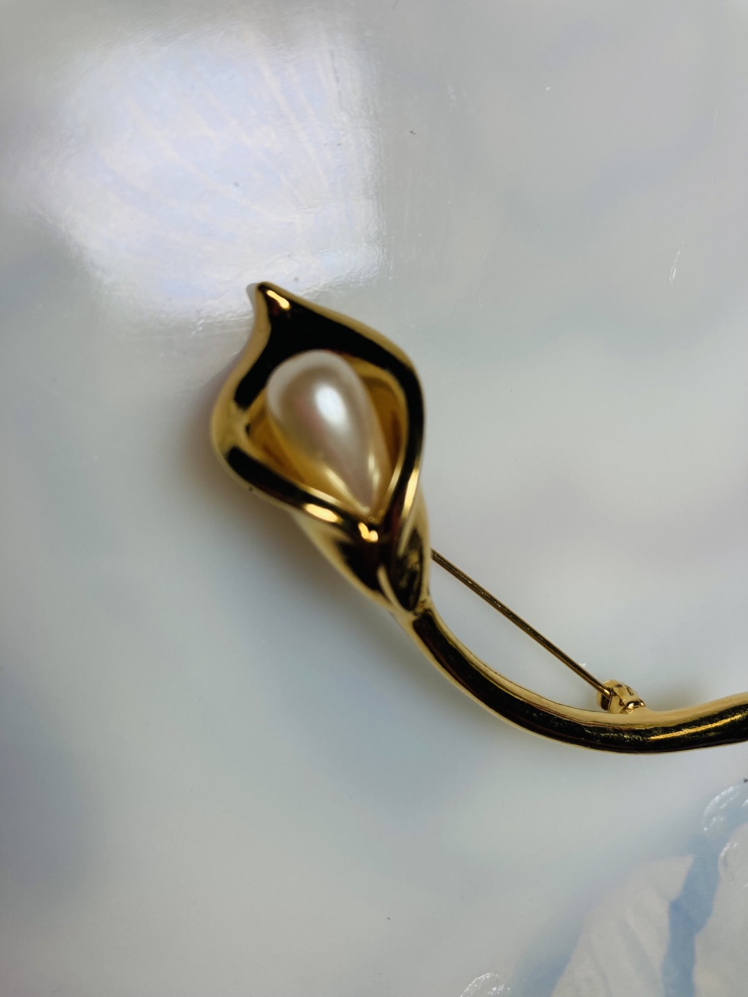 Calla Lily Brooch main image 0
